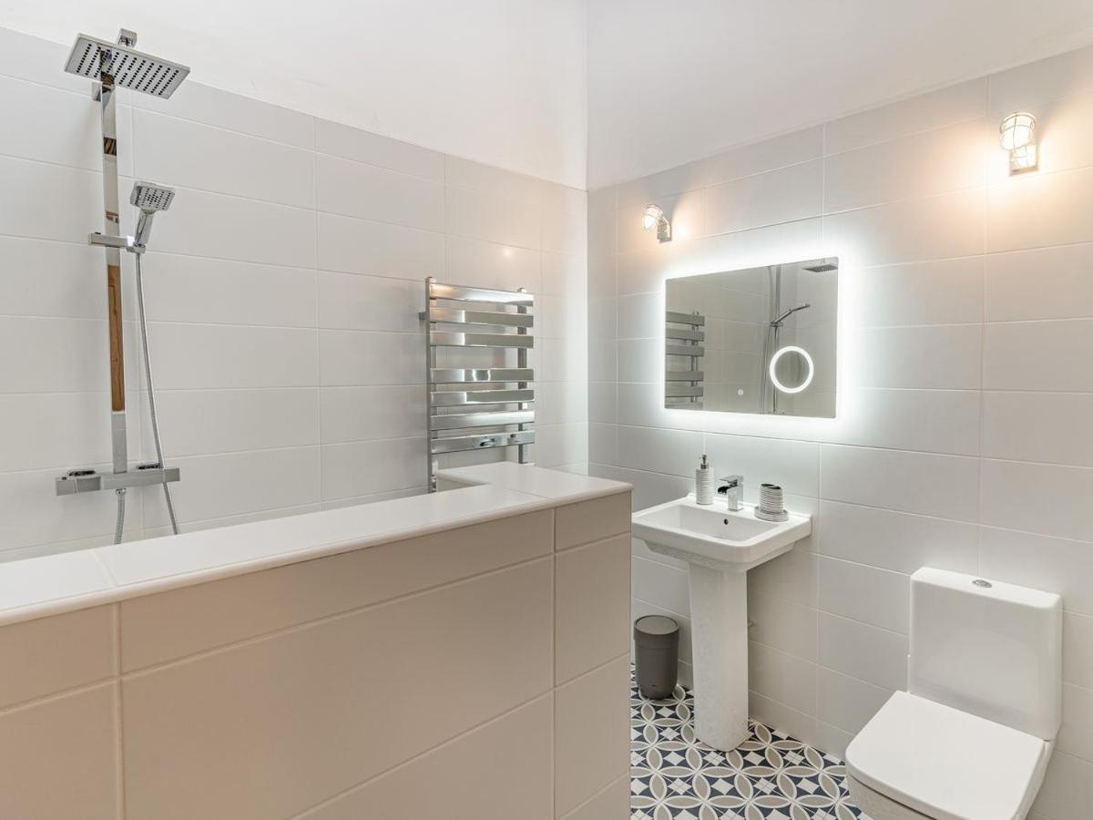 Вилла Cowshed 2 - Uk35458 Whitland Экстерьер фото